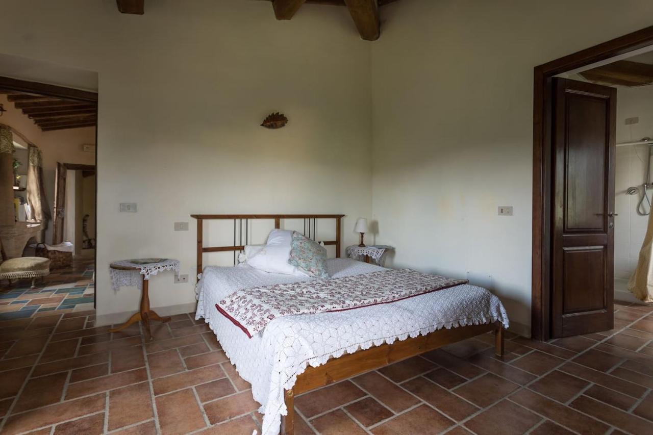 Agriturismo Il Poggio Degli Scoiattoli Perugia Buitenkant foto