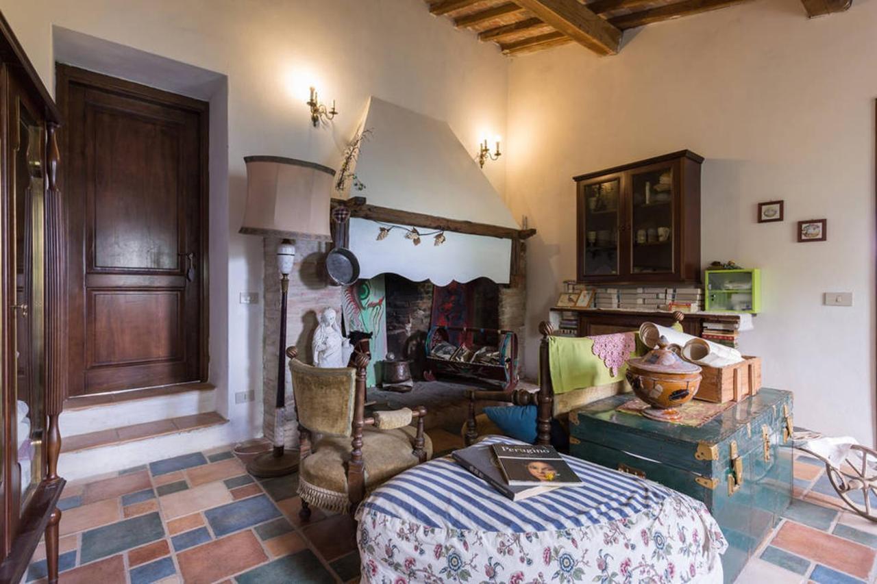 Agriturismo Il Poggio Degli Scoiattoli Perugia Buitenkant foto