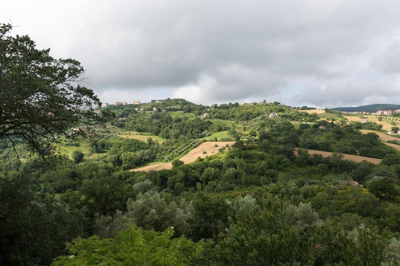 Agriturismo Il Poggio Degli Scoiattoli Perugia Buitenkant foto