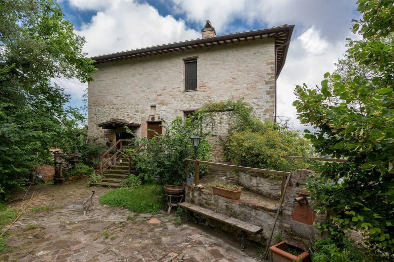 Agriturismo Il Poggio Degli Scoiattoli Perugia Buitenkant foto