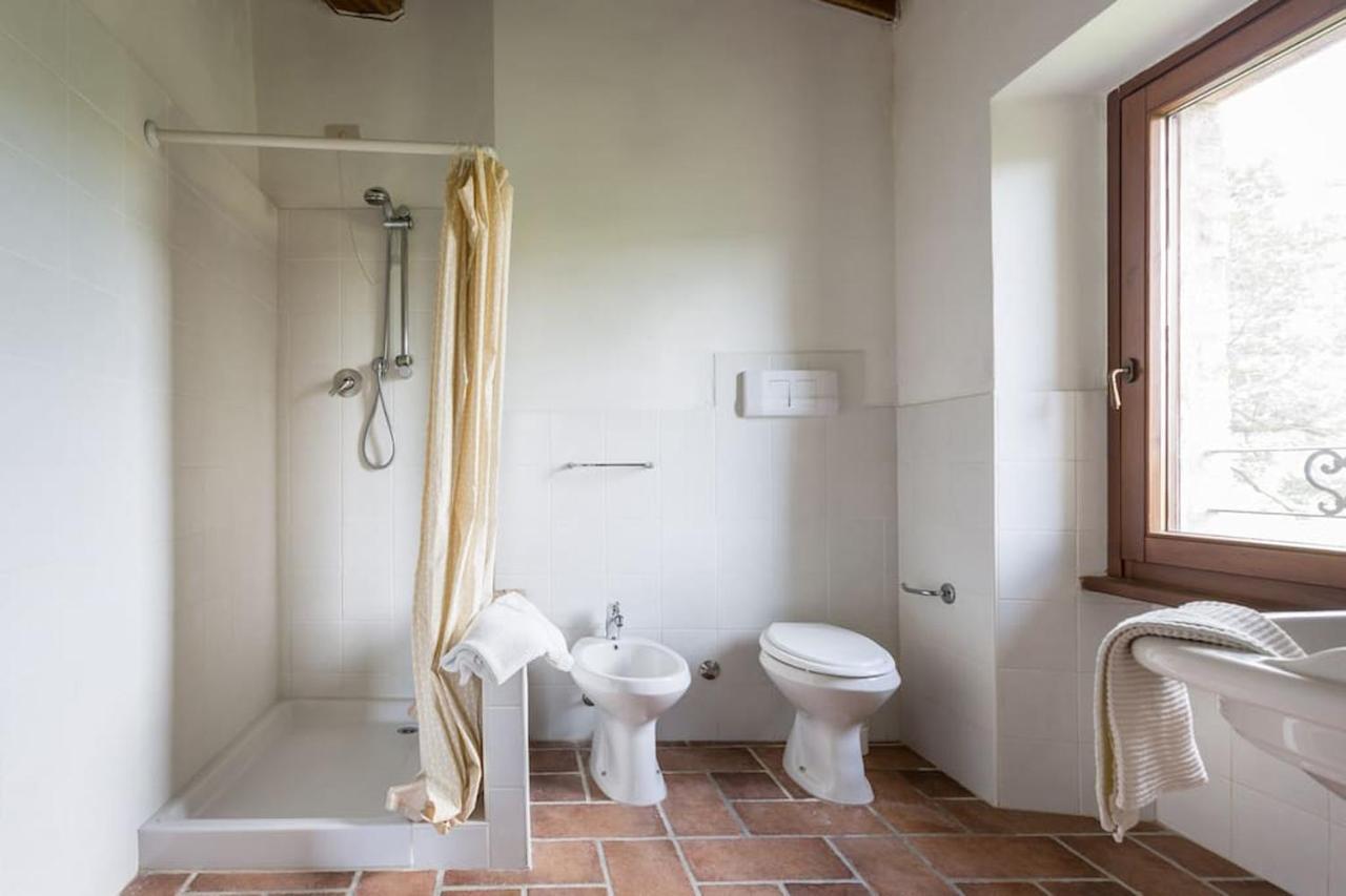 Agriturismo Il Poggio Degli Scoiattoli Perugia Buitenkant foto